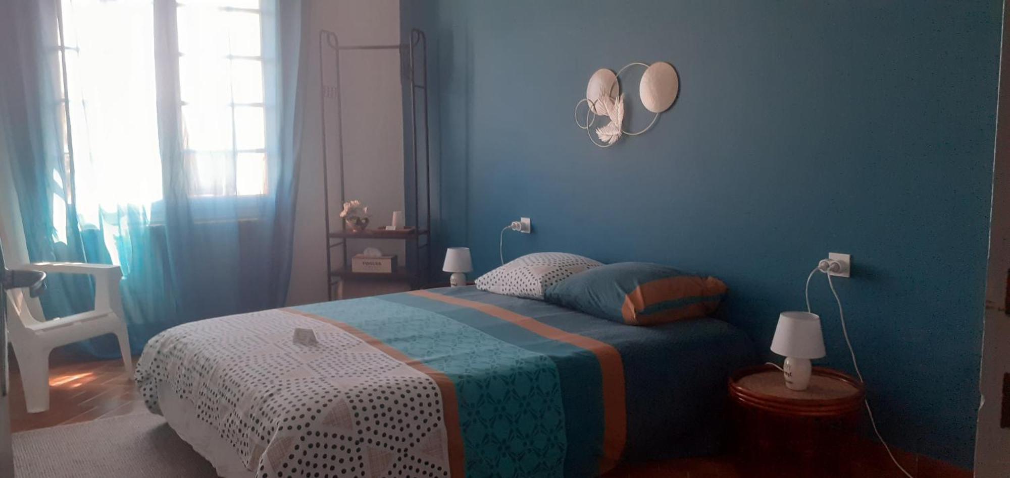 Arts & Passion Bed & Breakfast Mirambeau  Bagian luar foto
