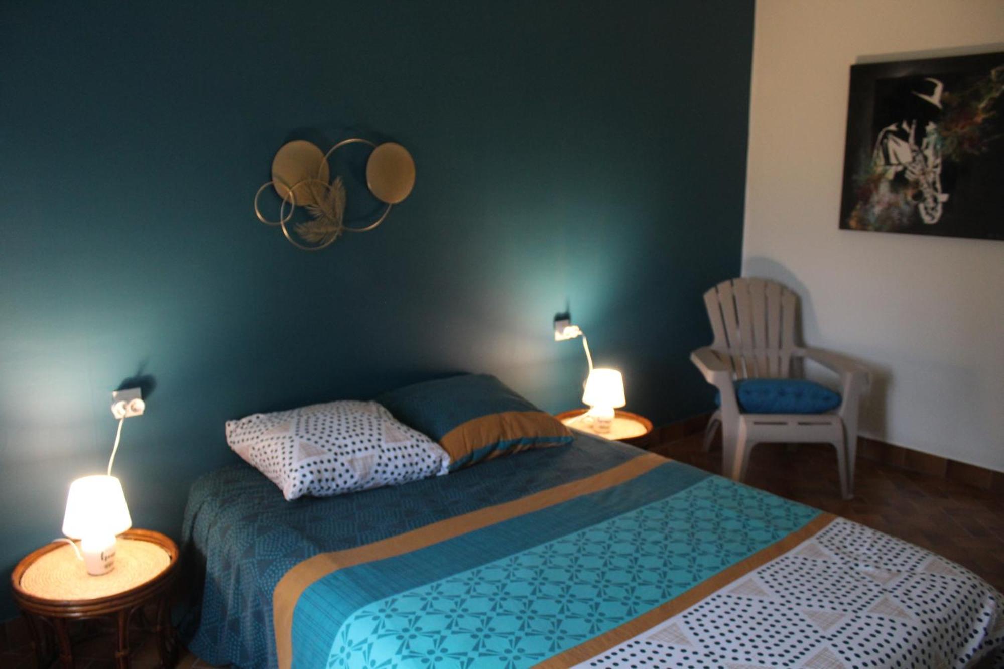 Arts & Passion Bed & Breakfast Mirambeau  Bagian luar foto