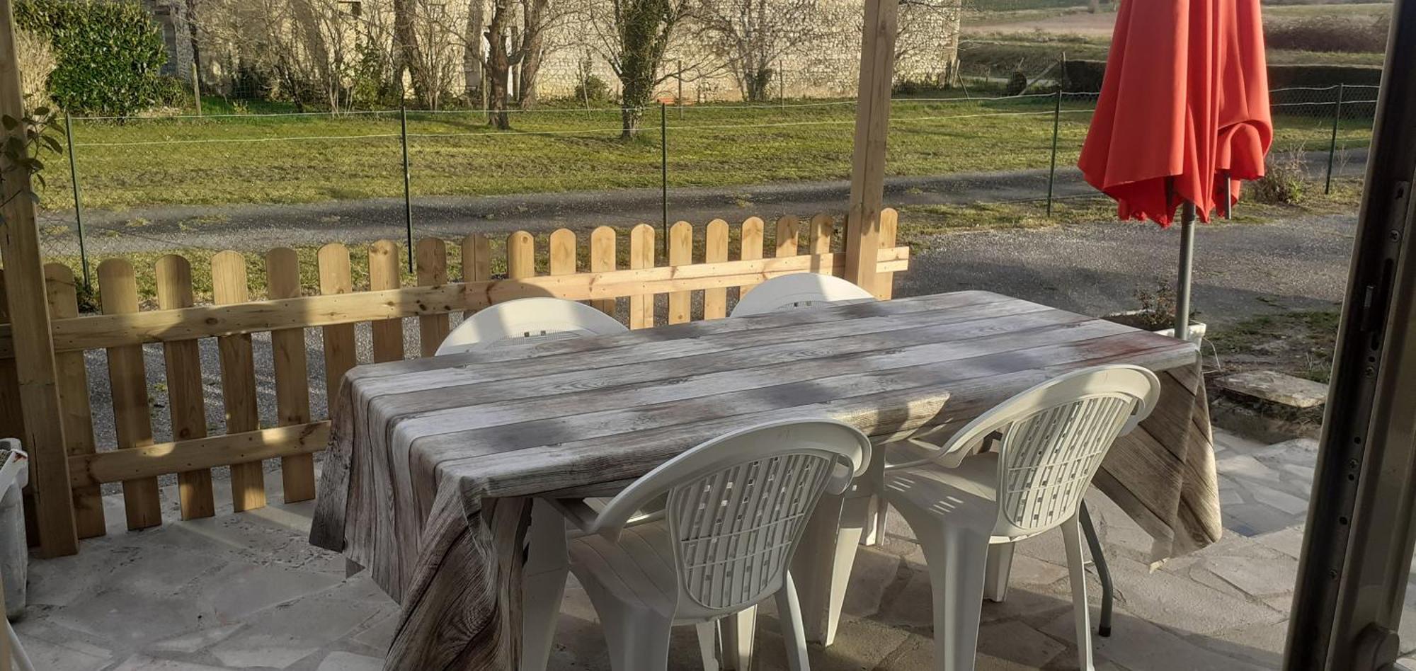 Arts & Passion Bed & Breakfast Mirambeau  Bagian luar foto